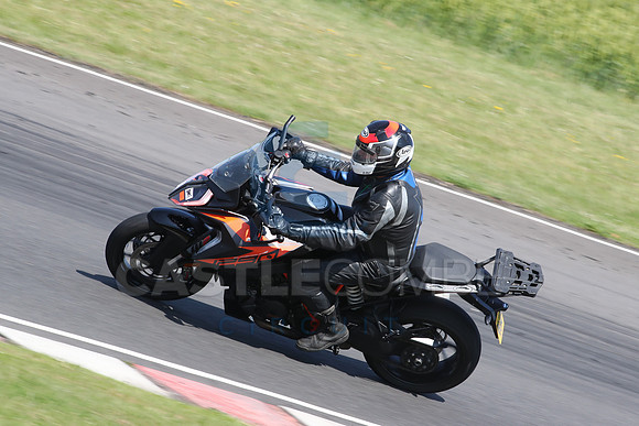 BIKES 2411