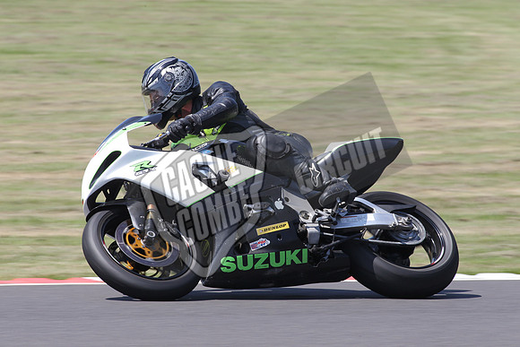 1147