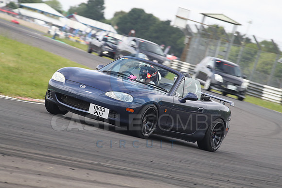 JDM 1047